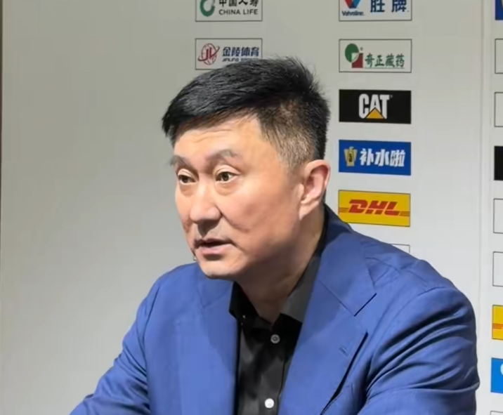 MK体育-输山东发布会！杜锋直指双外受伤影响轮换，徐杰寄语更主动担责！